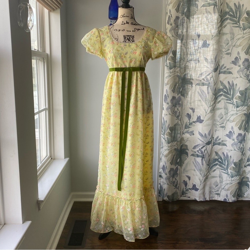 Vintage 1970s Floral Prairie Regency Style Empire Waist Dress Cottagecore
